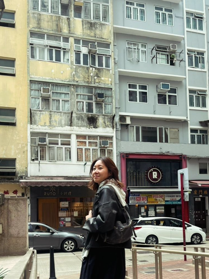 Gong Hyo-jin showcasing the versatility of the Matin Kim bag.