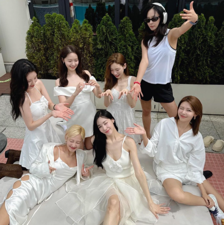 Sooyoung's candid street style, showcasing her fashion-forward approach.