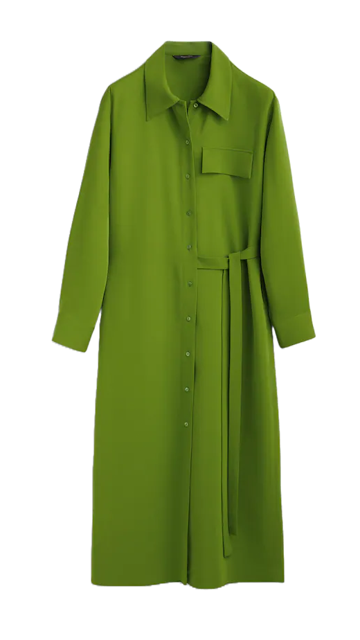 The flowing viscose fabric of the shirt dress creates elegant movement.