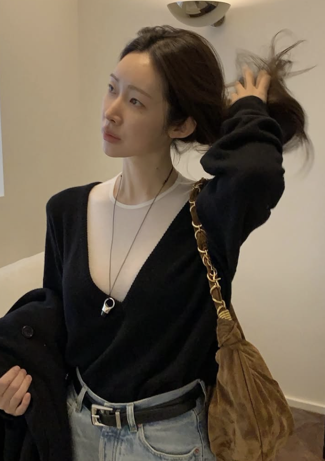 Cha Jung-won's curated collection of fashionable handbags.