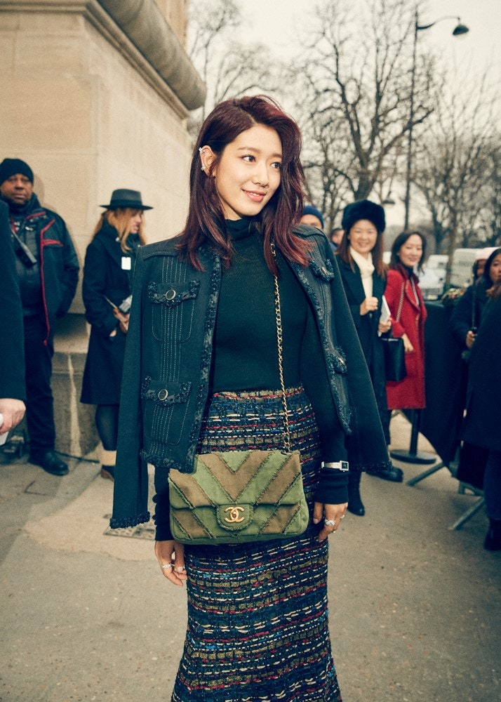 Park Shin-hye Chanel airport fashion 3