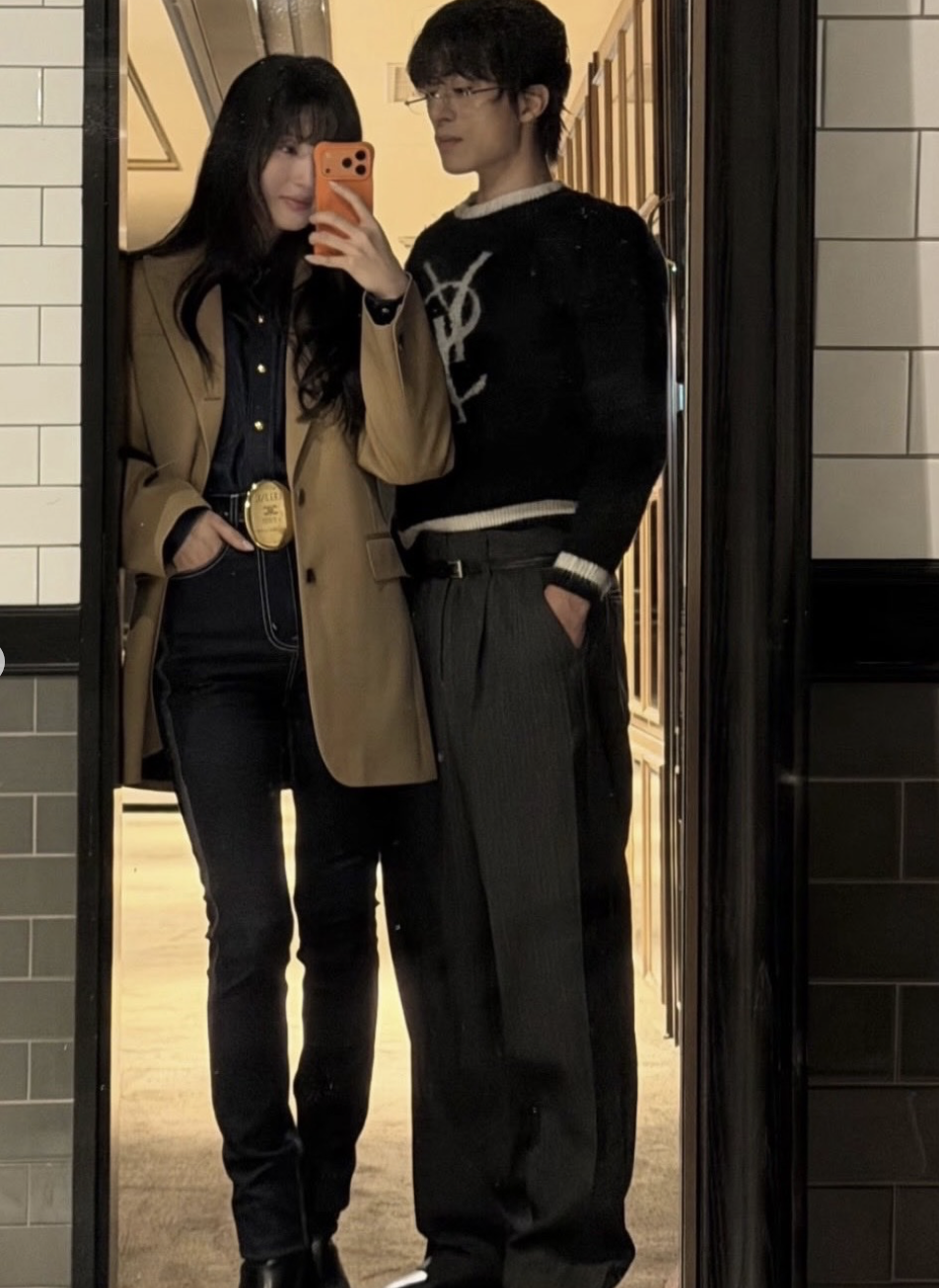 Lee Na-young's elegant beige set-up look with Celine jacket